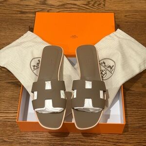 Hermes Oran Sandals - Etoupe/Epsom
